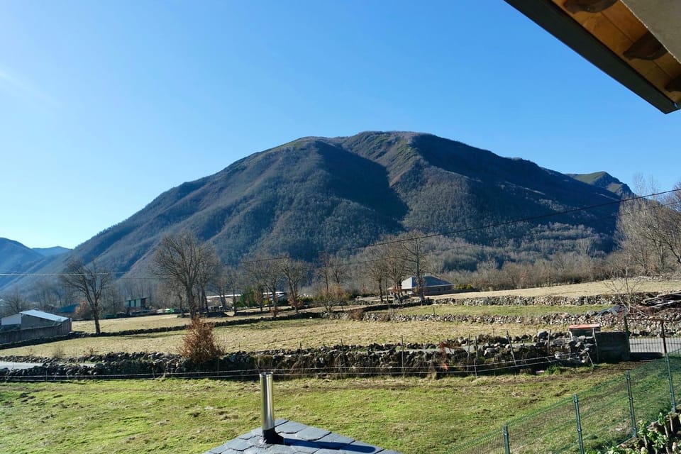 Nearby landmark, Day, Natural landscape, Mountain view