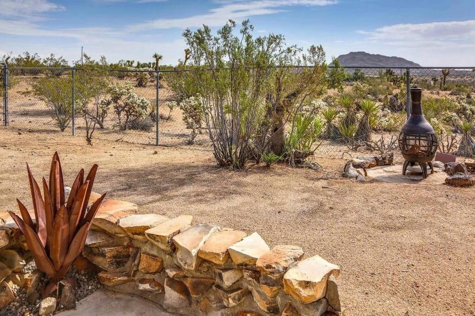 JT Cottage House in Yucca Valley