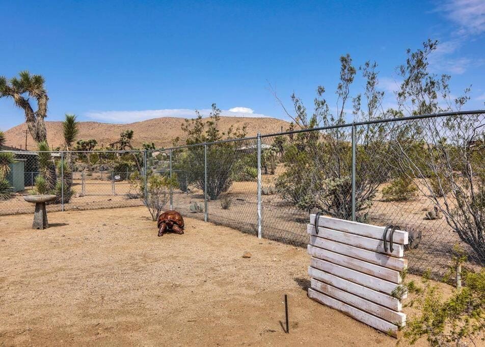 JT Cottage House in Yucca Valley