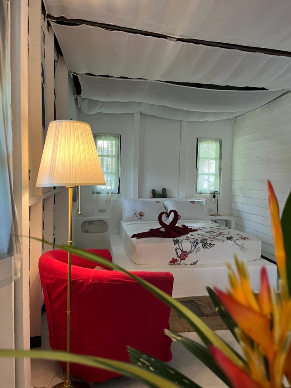Bed, Photo of the whole room, Bedroom