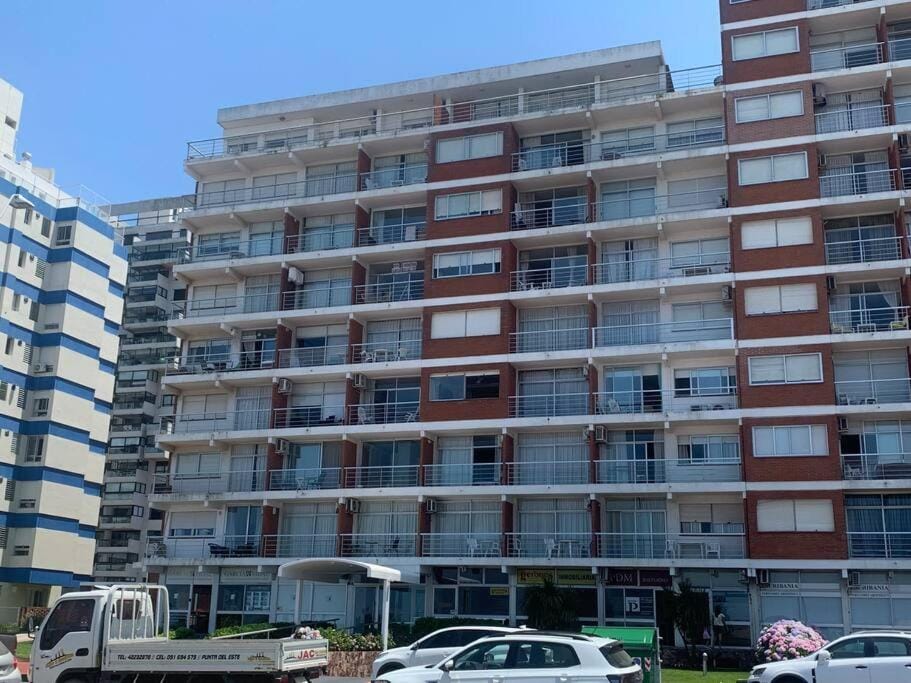 Property building, Street view