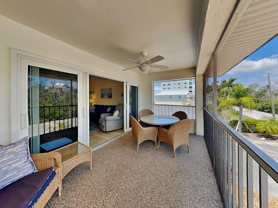 Balcony/Terrace, Seating area, furniture