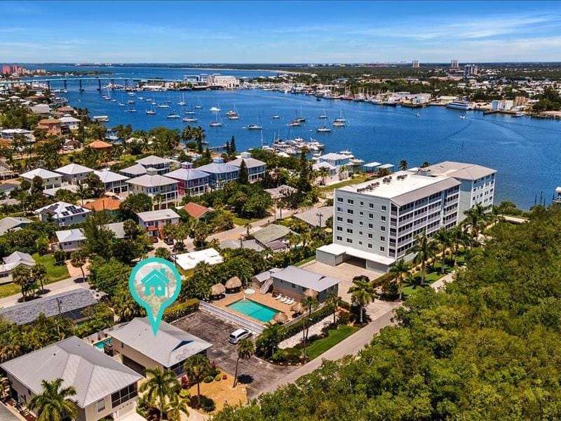 Neighbourhood, Natural landscape, Bird's eye view, River view, Swimming pool