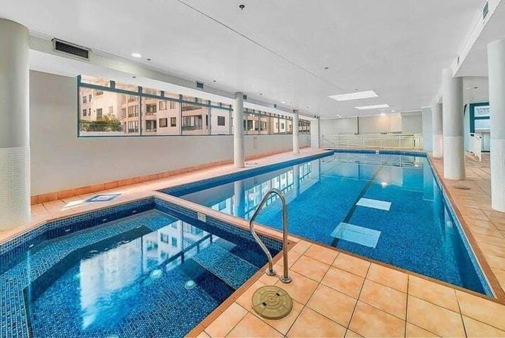 KozyGuru | Haymarket Syd Cozy Studio Apartment in Surry Hills