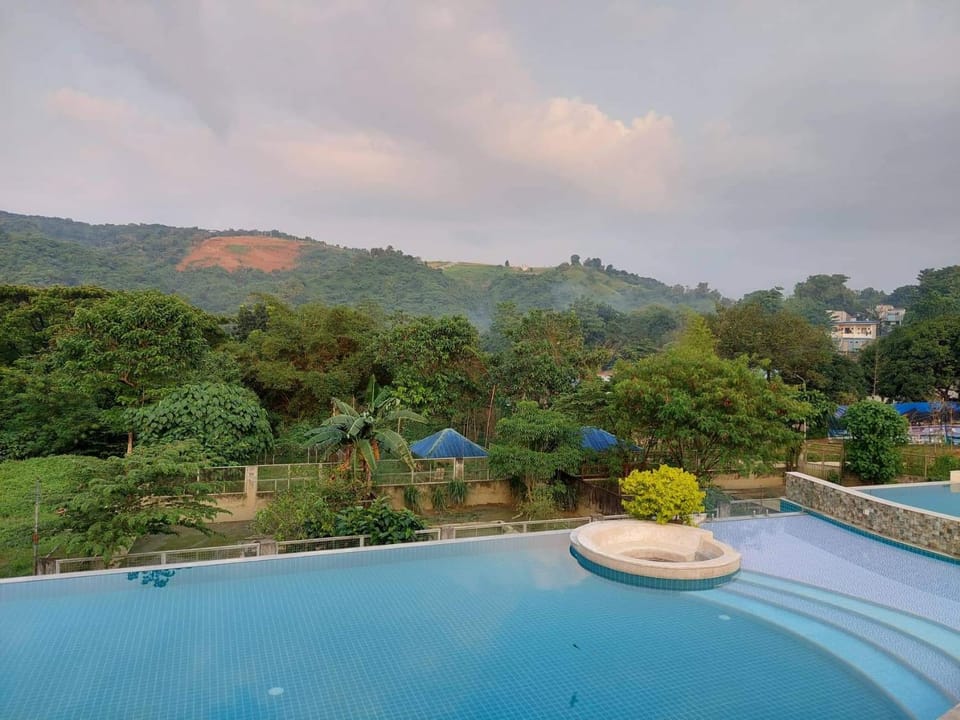 Mountain view, Swimming pool
