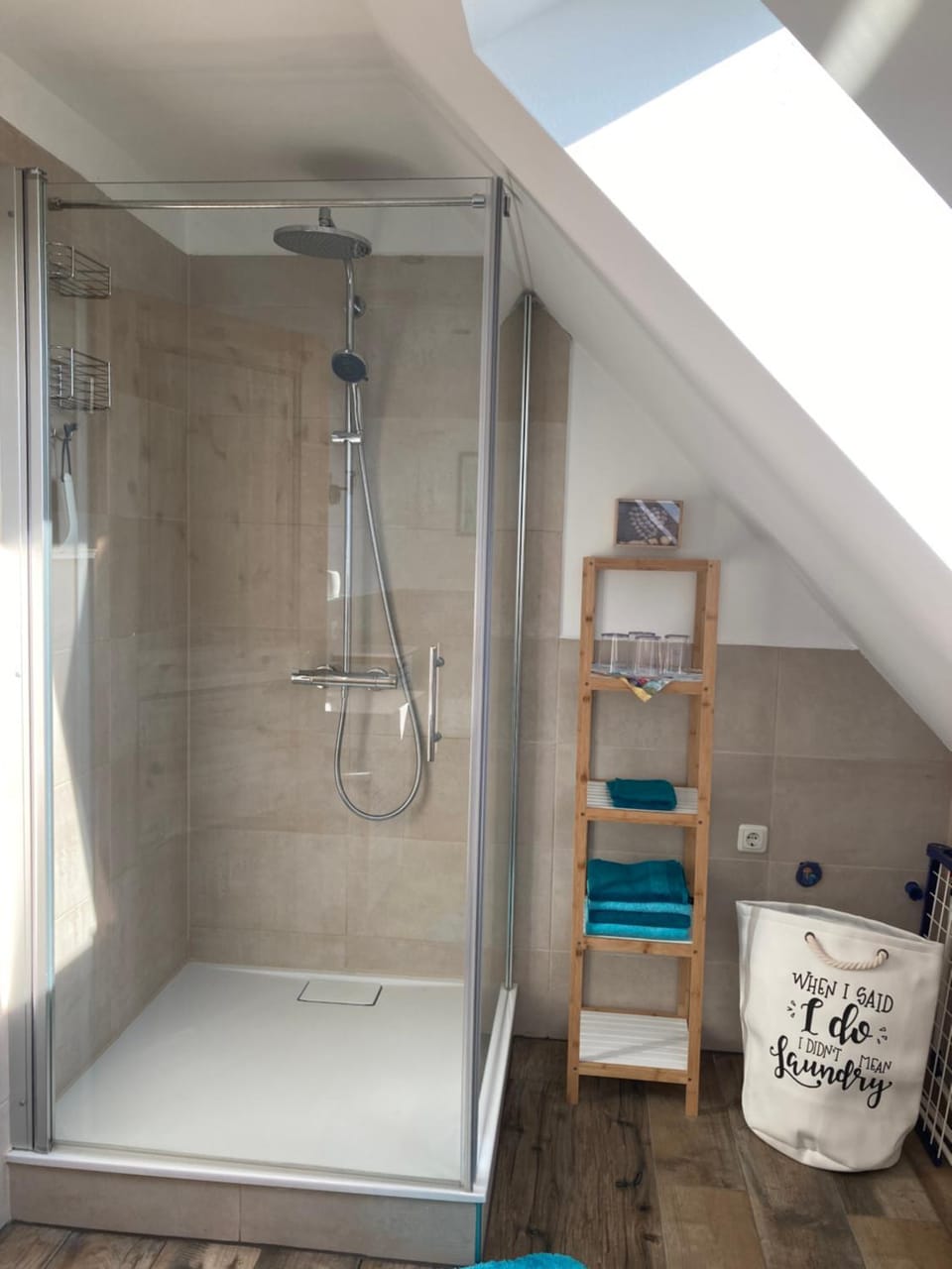 Shower, Bathroom, towels