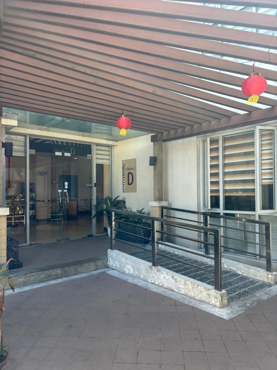 One Palm Tree Villas short walk via Runway Manila NAIA T3 Apartment hotel in Pasay