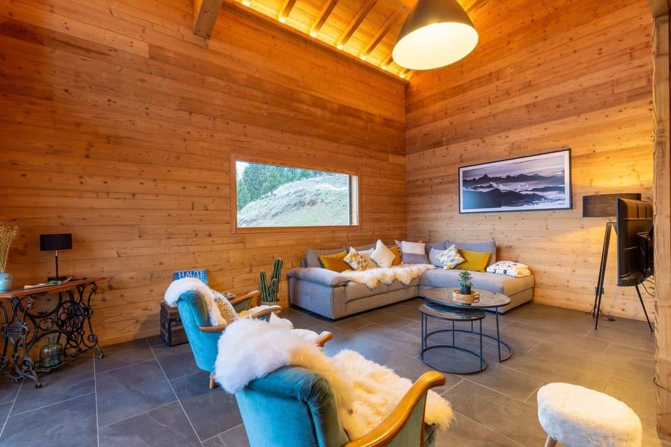 Chalet "Lucyvon" exceptional view Chalet in Manigod