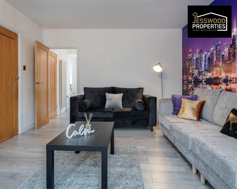 Living room, Seating area, Entertainment