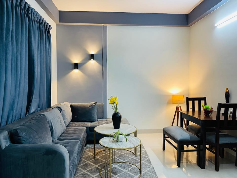 Living room, Seating area, Dining area
