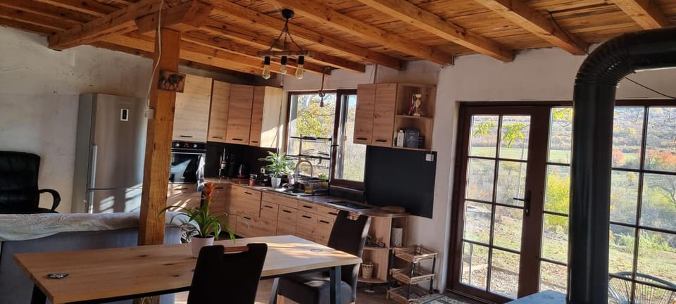 Kitchen or kitchenette, Living room