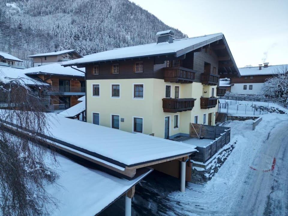 Property building, Day, Natural landscape, Winter, Mountain view