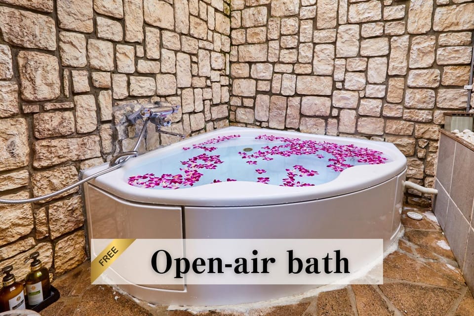 Hot Spring Bath, Open Air Bath