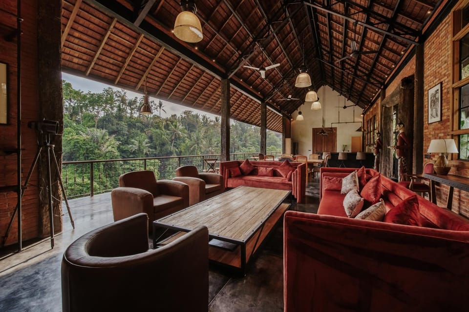 Communal lounge/ TV room, Living room