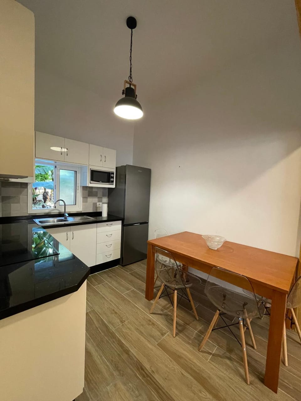 Kitchen or kitchenette, Dining area, minibar, pet friendly, stove