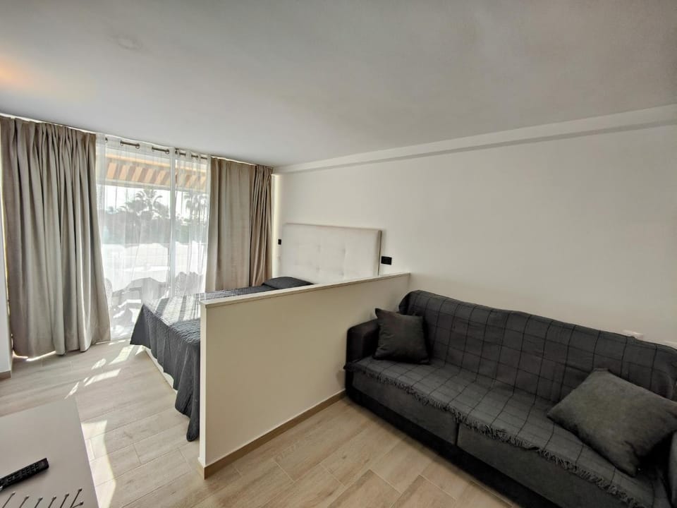 Bed, Living room, Photo of the whole room