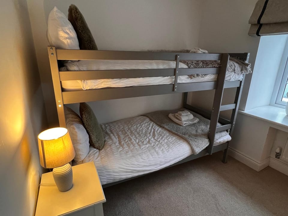 Bed, Photo of the whole room, Bedroom, bunk bed