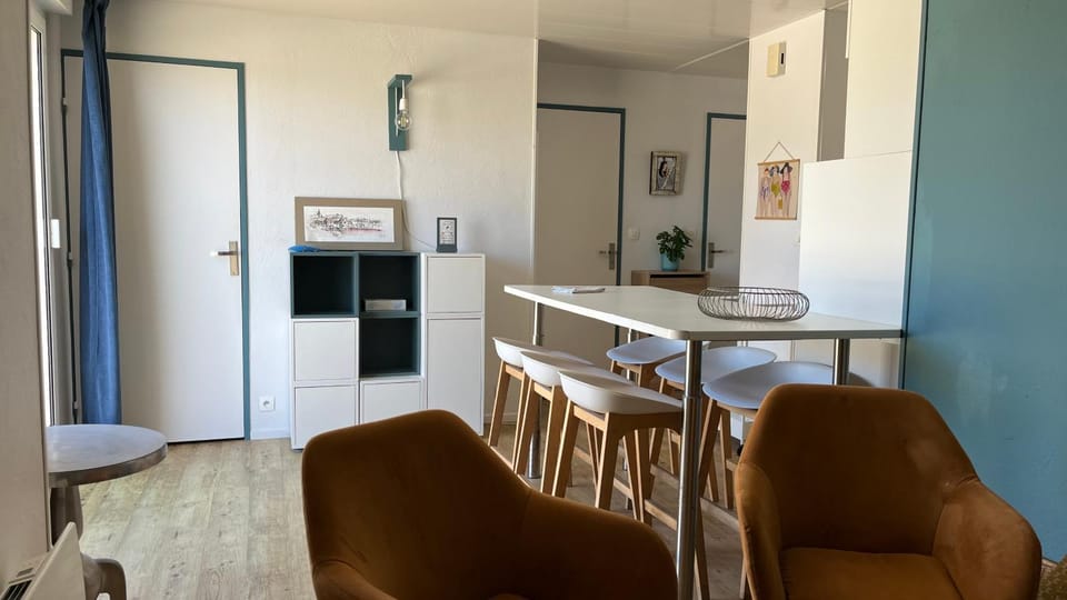 SUPERBE T3 LES PIEDS DANS L'EAU, parking, piscine en été Apartment in Lacanau