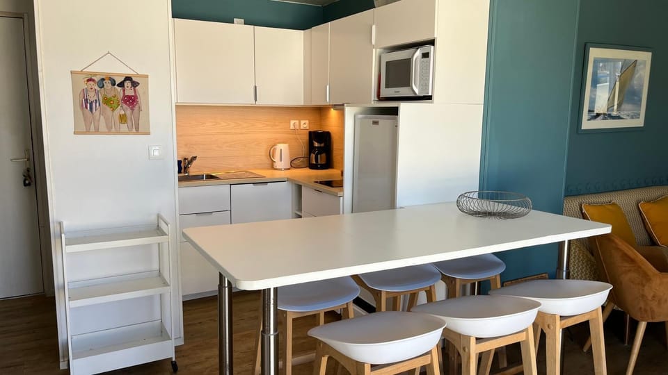 SUPERBE T3 LES PIEDS DANS L'EAU, parking, piscine en été Apartment in Lacanau
