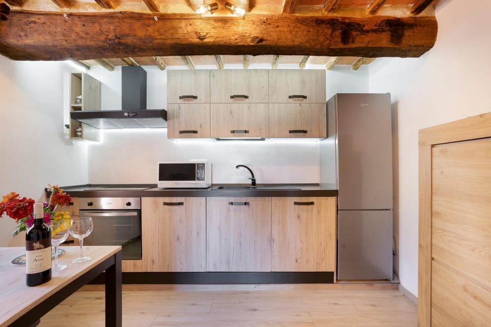 Kitchen or kitchenette, oven, stove