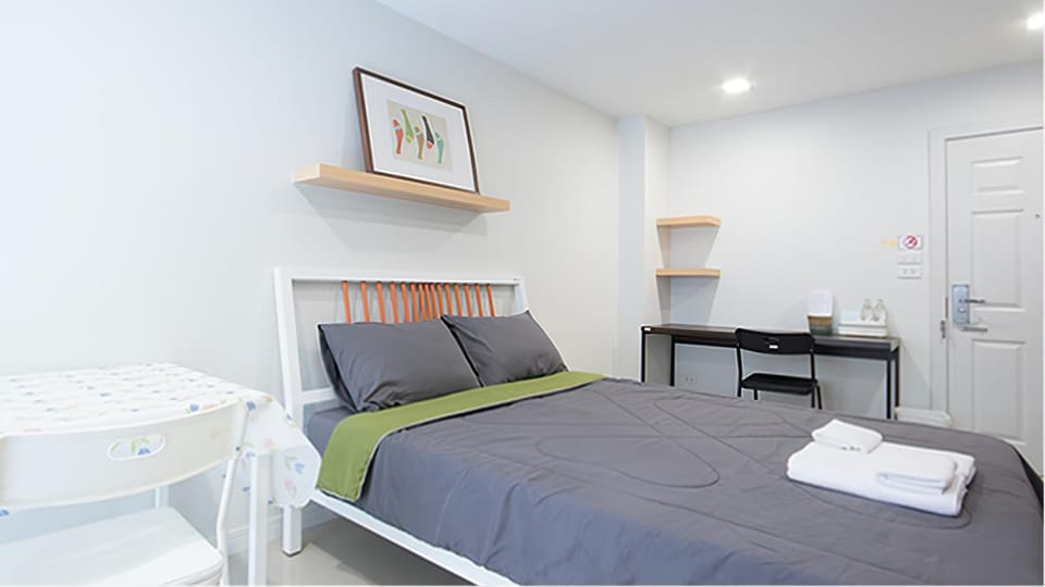 Bed, Photo of the whole room, Bedroom