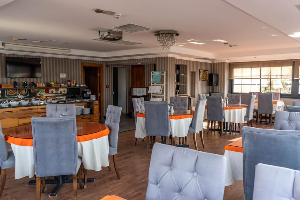 Restaurant/places to eat, Food and drinks