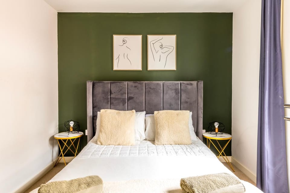 Bed, Photo of the whole room, Bedroom