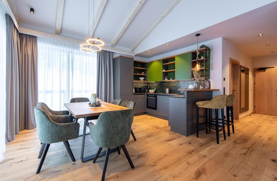 Kitchen or kitchenette, Living room