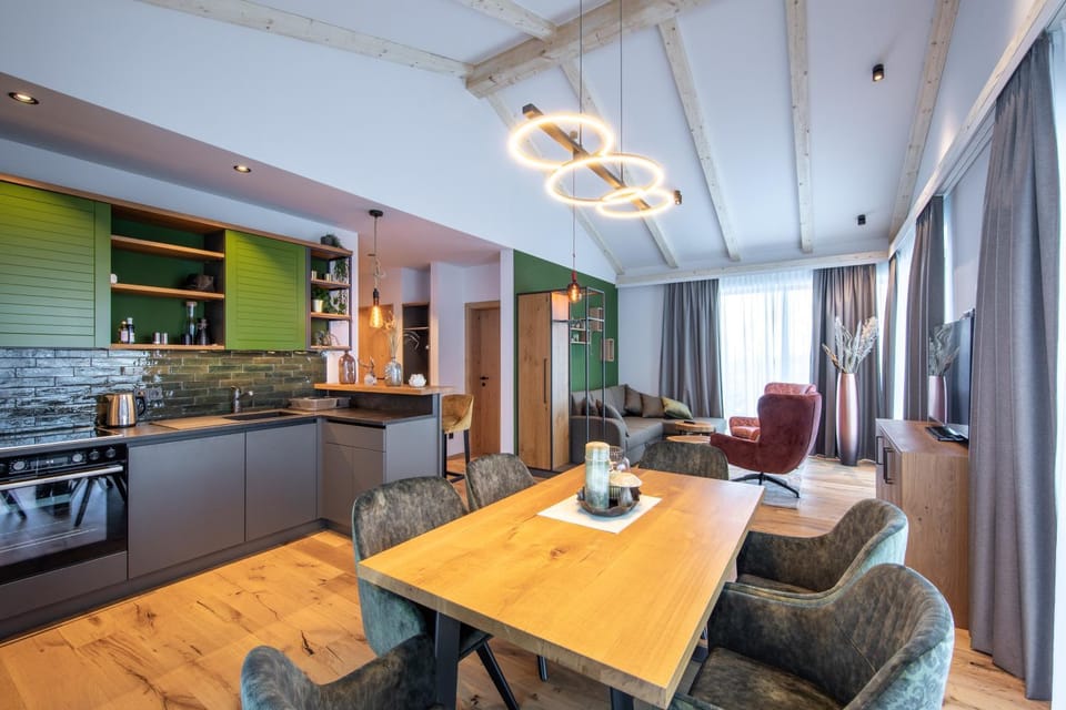 Kitchen or kitchenette, Living room