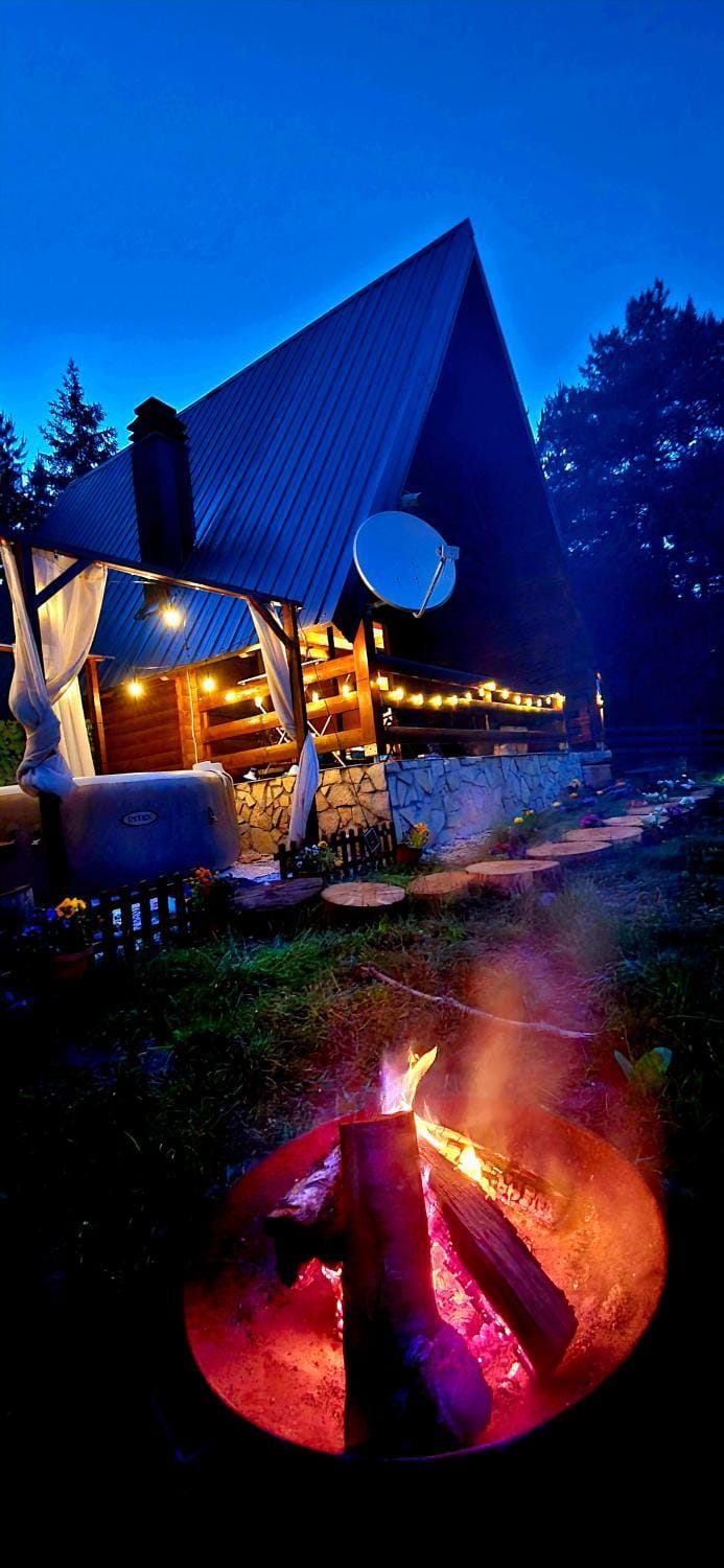 Chalet with outdoor jacuzzi near Sarajevo Chalet in Bosnia and Herzegovina