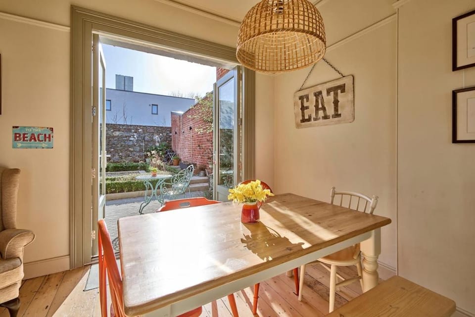 Charming townhouse with sunny garden House in Northern Ireland