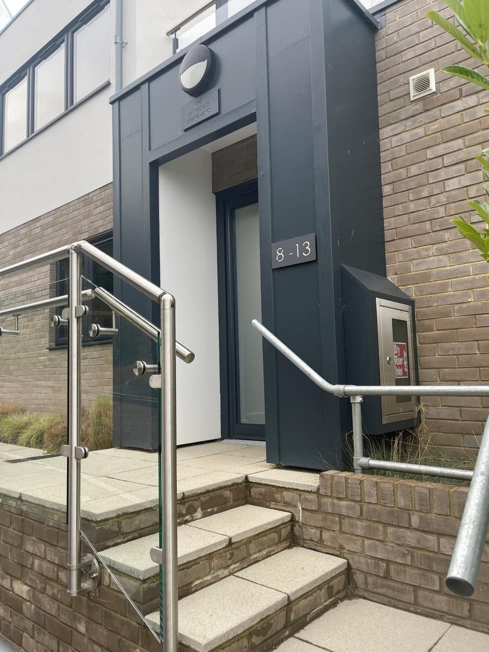Facade/entrance