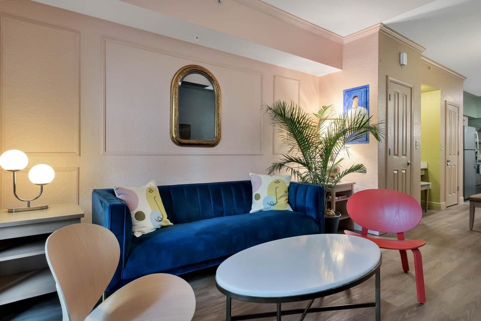 Living room, Seating area