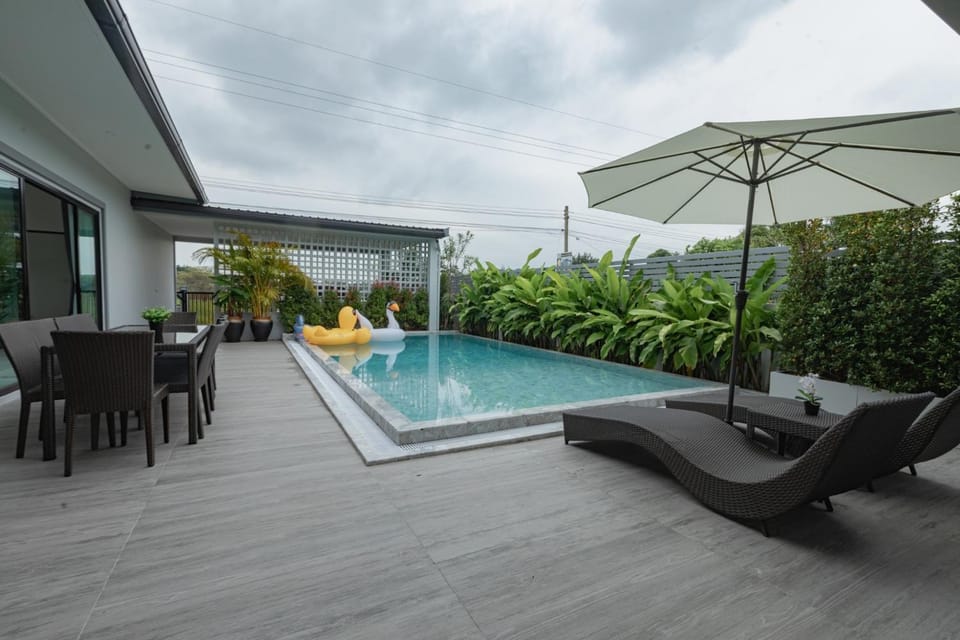 Balcony/Terrace, Swimming pool