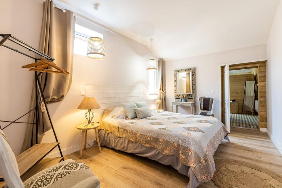 Living room, Bedroom