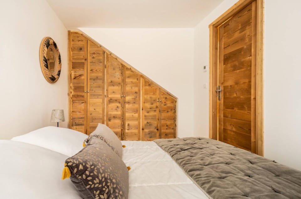 Property building, Living room, Bedroom