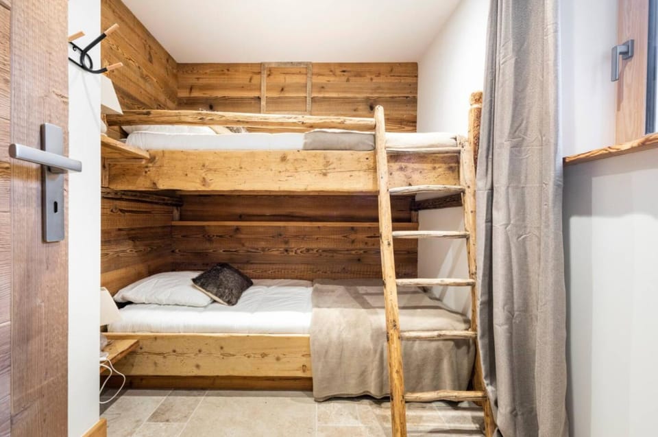 Property building, Living room, Bedroom