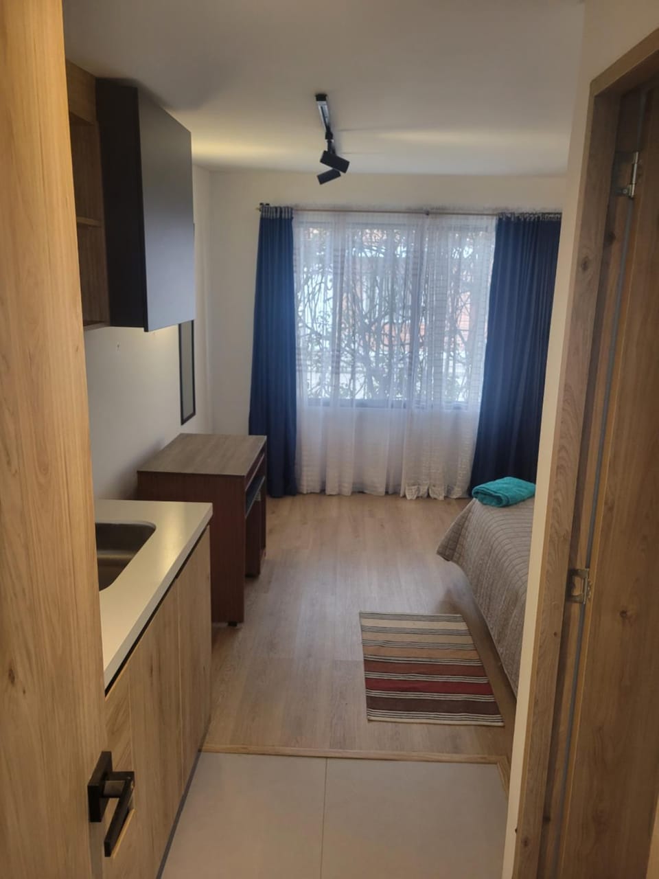 Loft cómodo en La Esmeralda ,Simón Bolívar, Vive Claro con cocina y baño privado Vacation rental in Bogota
