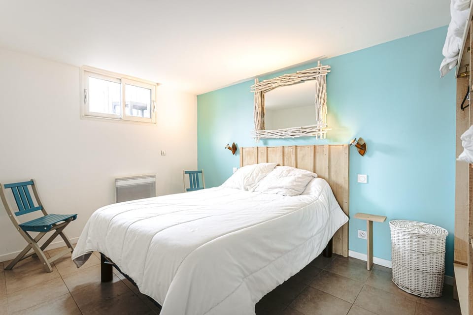 Living room, Bedroom