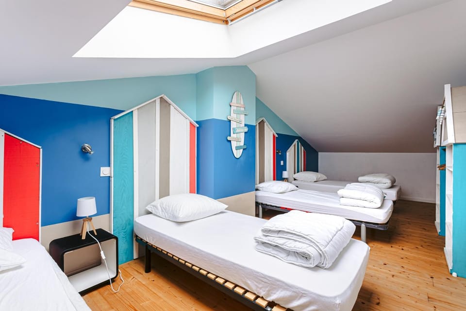 Property building, Living room, Bedroom