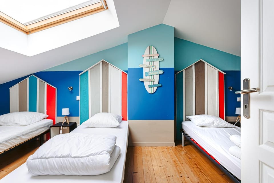 Property building, Living room, Bedroom