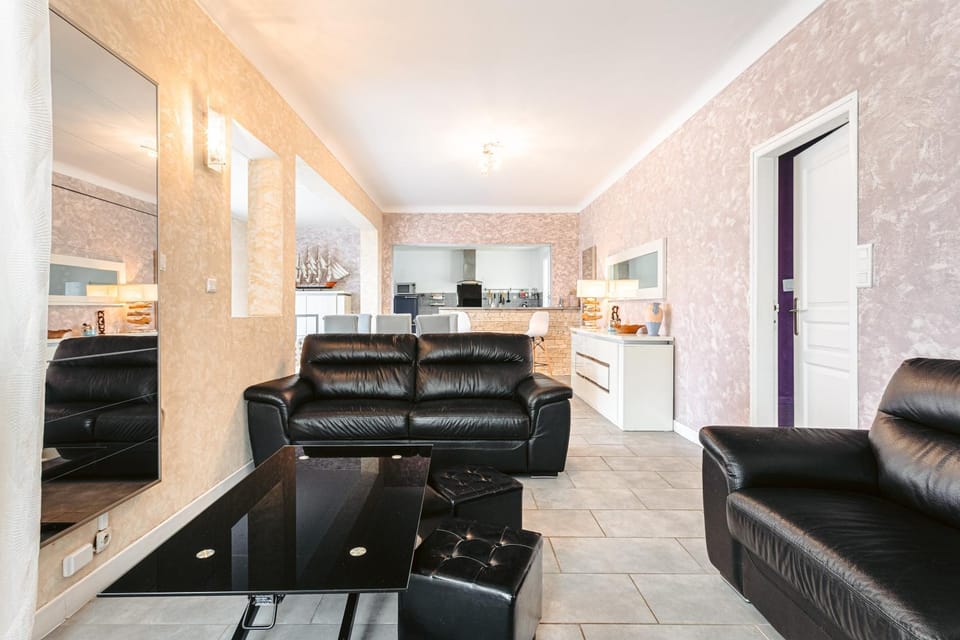Property building, Living room