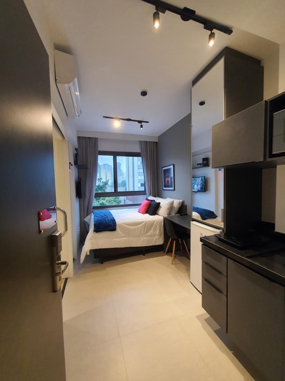 Photo of the whole room, Bedroom, oven