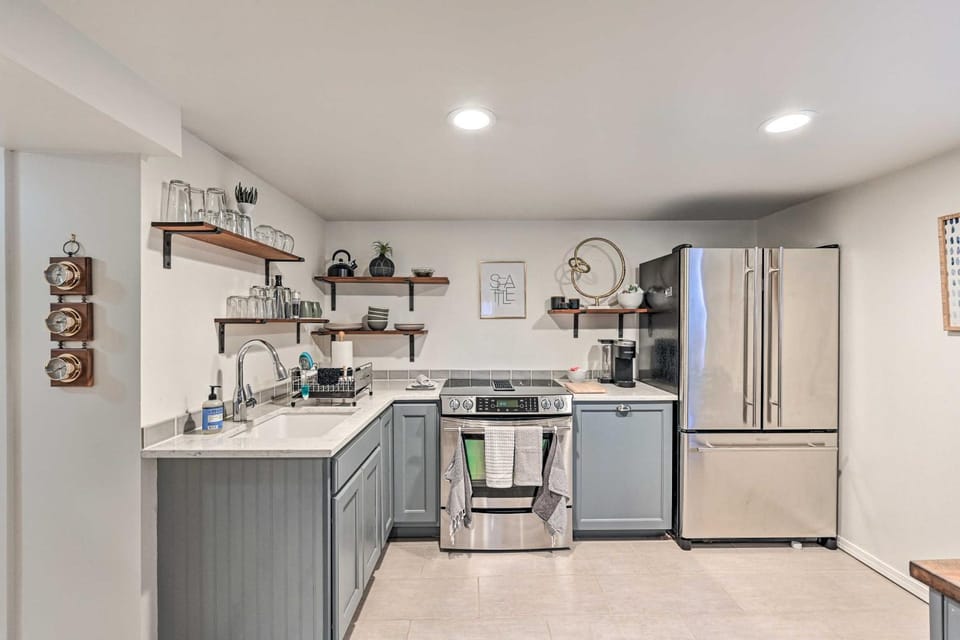 3 Mi to Dtwn Seattle: Queen Anne Apartment! Apartment in Queen Anne