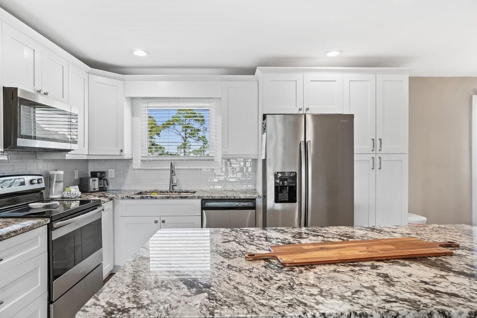 Coffee/tea facilities, Kitchen or kitchenette, Dining area, Area and facilities, dishwasher, minibar, pet friendly, stove, toaster