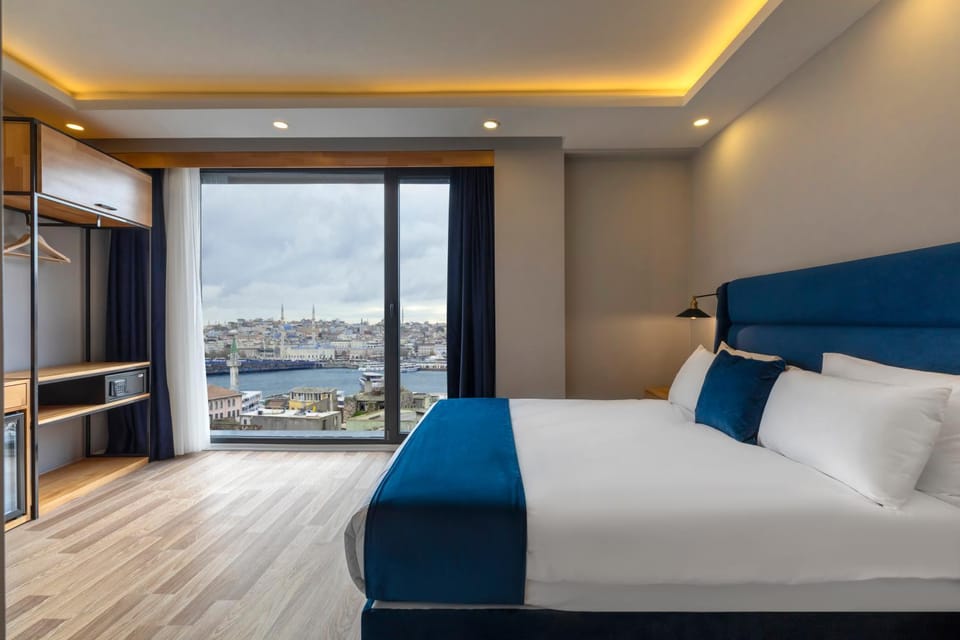 Bed, Decorative detail, Sea view, safe