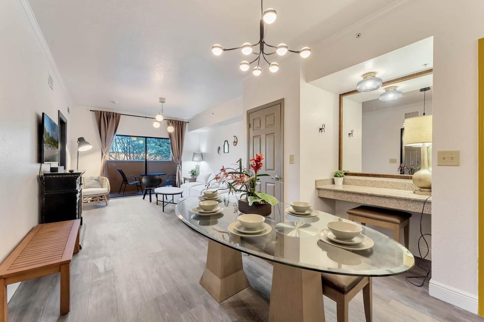 Living room, Seating area, Dining area