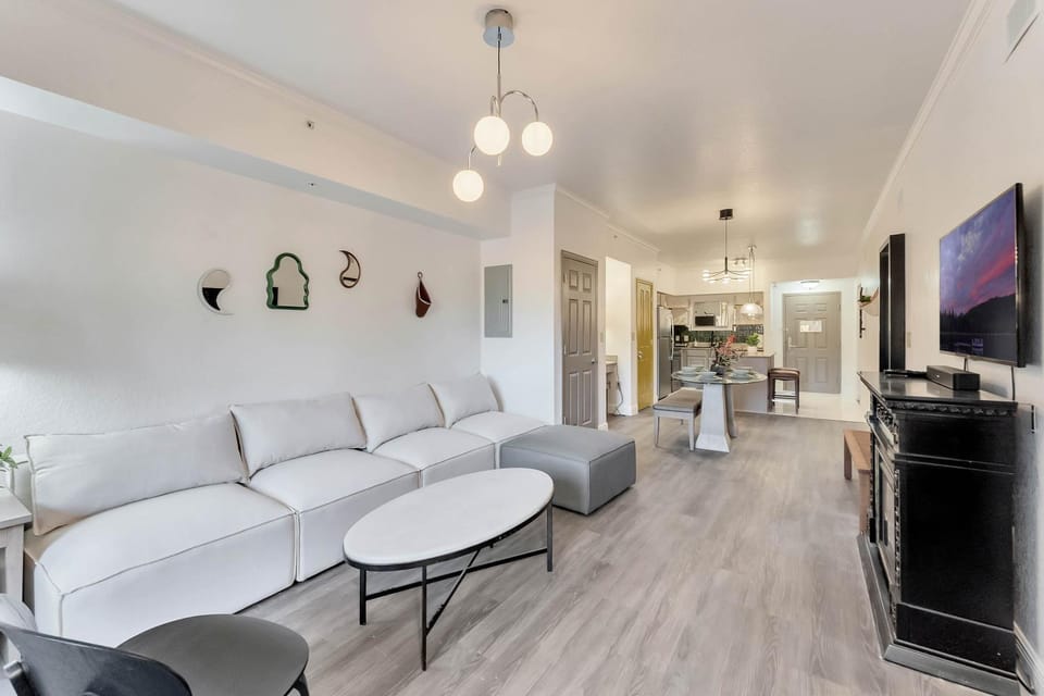 TV and multimedia, Living room, Seating area