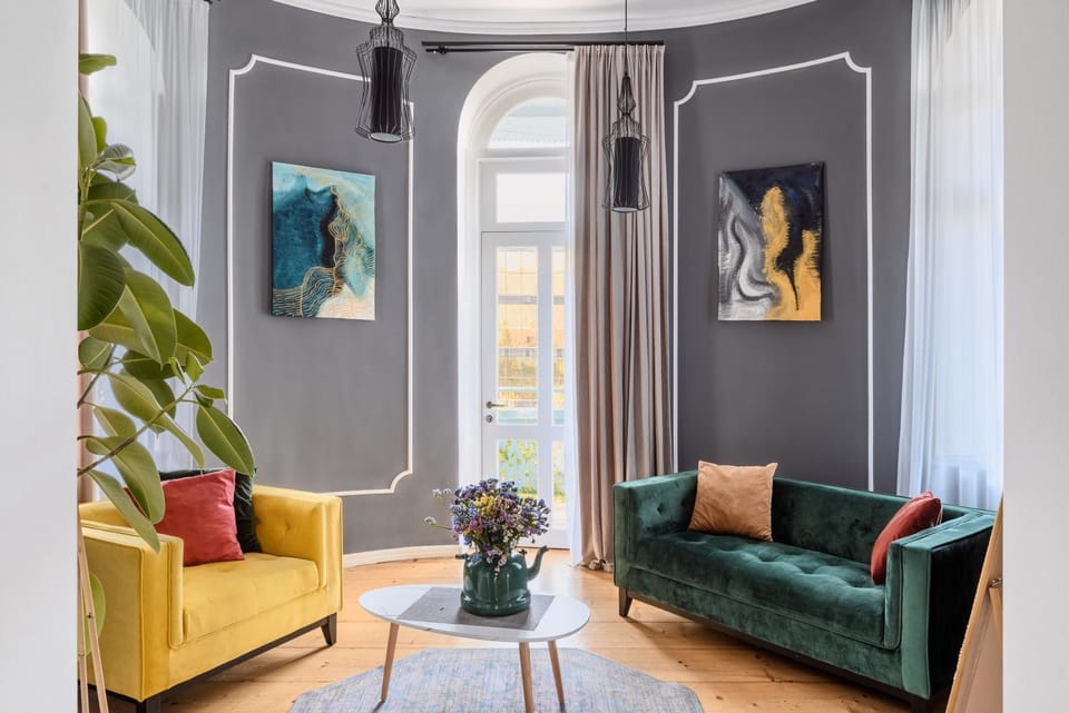 Living room, Decorative detail, Seating area, minibar