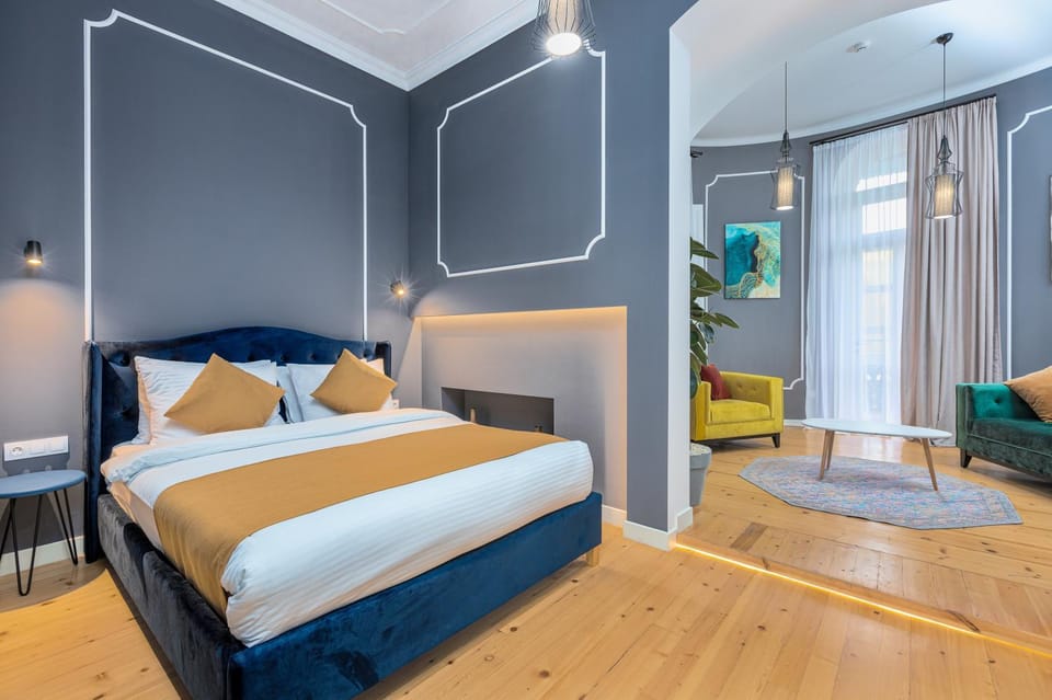 Bed, Photo of the whole room, Bedroom, minibar